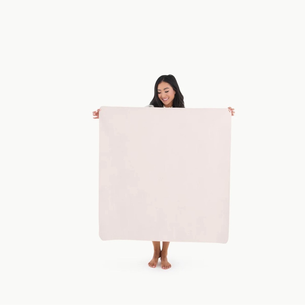 NIB Gathre Mini Chiffon Light Pink Play Mat - Picture 3 of 5